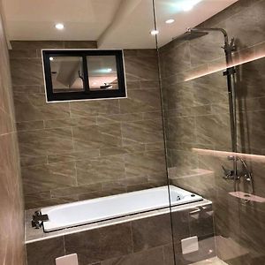 Deluxe Double Room Bath